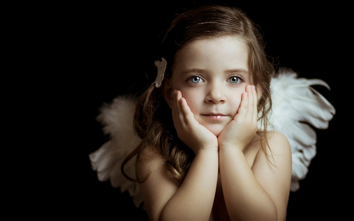 사랑스러운 작은 천사 소녀 배경 화면 그림
