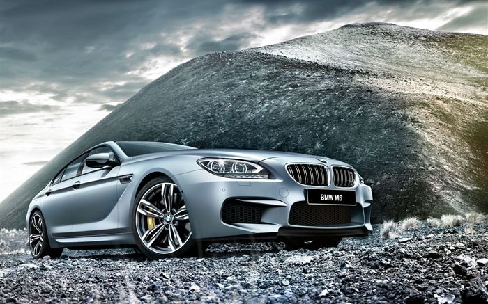 2015 BMW M6의 F06은 자동차 전면보기 배경 화면 그림