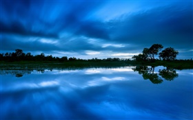 황혼, 호수, 나무, 푸른 하늘, 물 반사