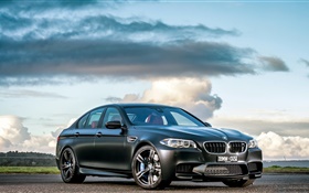 2015 BMW M5 세단 F10을 검은 차 HD 배경 화면