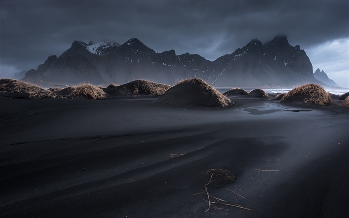 아이슬란드, Vestrahorn, 검은 모래, 황혼, 잔디, 산, 구름 배경 화면 그림