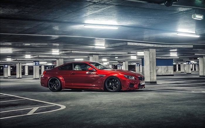 주차장에서 BMW M6 붉은 색 자동차 배경 화면 그림
