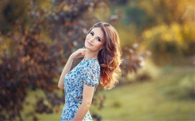 아름 다운 여자, 파란색 드레스, 나뭇잎