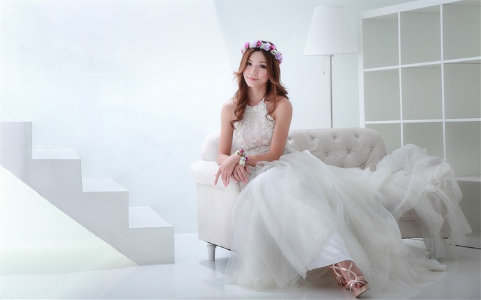 아시아 여자, 아름다운 드레스, 신부, 자세, 소파 배경 화면 그림