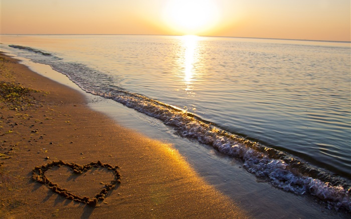 모래 해변, 바다는 일몰은 사랑 심장 모양의 배경 화면 그림