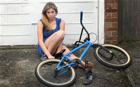 블루 드레스 소녀, 자전거 HD 배경 화면