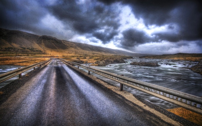 비오는 날, 다리, 도로, 강, 산, 구름 배경 화면 그림