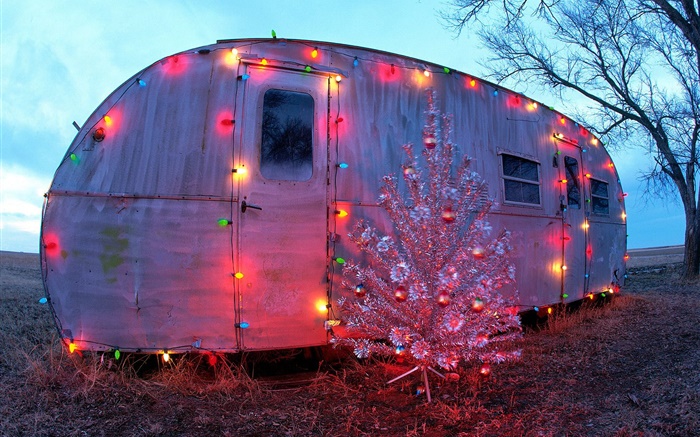간단한 집, 휴일 조명, 크리스마스 트리 배경 화면 그림