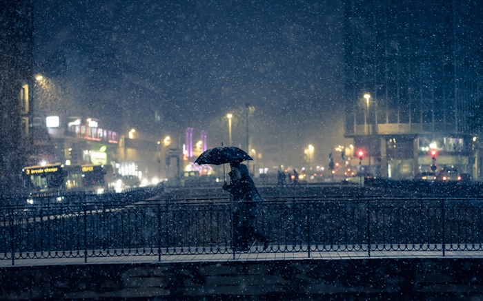 도시의 밤, 조명, 겨울, 눈, 다리, 사람, 우산 배경 화면 그림