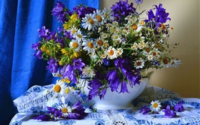 흰색 노란색 푸른 꽃, 꽃병